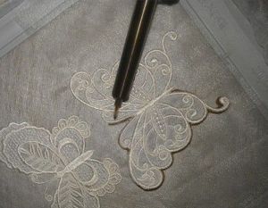 Гильоширование: выжигание сквозного ажурного узора