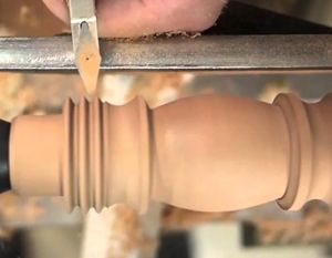 Алгоритм обработки партии однотипных деталей: минимизация переналадок станка