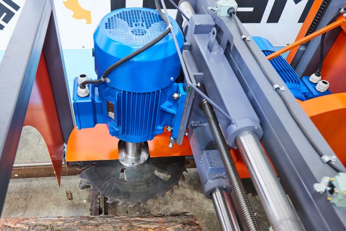 Угловая дисковая пилорама  «ТРИУМФ» 2У-600