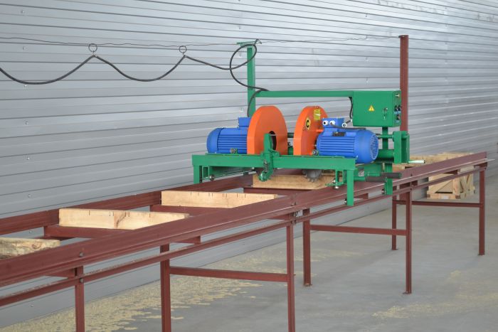 Кромкообрезной станок Алтаи?-011 двухпильный электрический