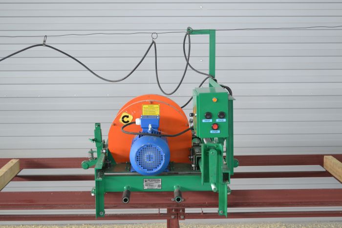 Кромкообрезной станок Алтаи?-011 двухпильный электрический